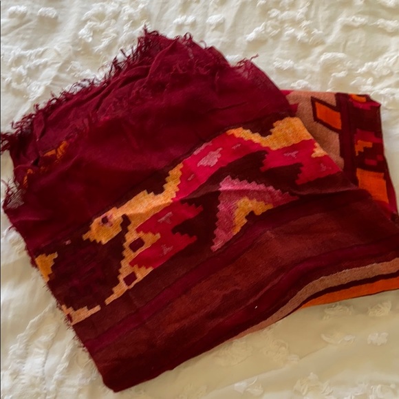 ✨ Patterned scarf ✨ - Picture 2 of 4